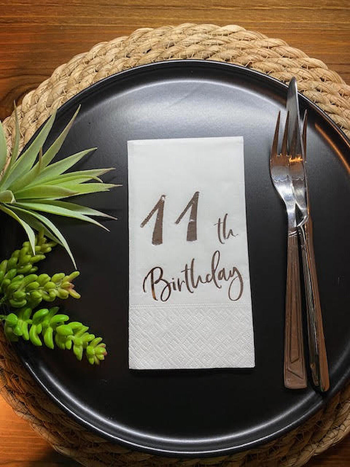 Gümüş Yaldızlı Beyaz On Bir Yaş Bırthday Garson Katlama Peçete 16 lı