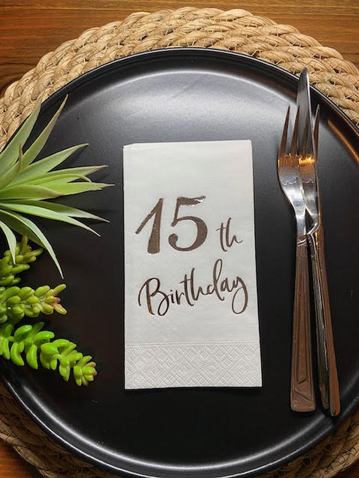 Gümüş Yaldızlı Beyaz On Beş Yaş Bırthday Garson Katlama Peçete 16 lı