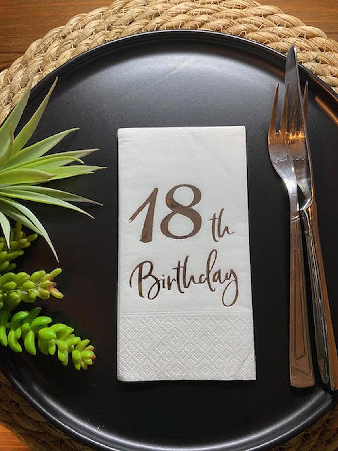 Gümüş Yaldızlı Beyaz On Sekiz Yaş Bırthday Garson Katlama Peçete 16 lı