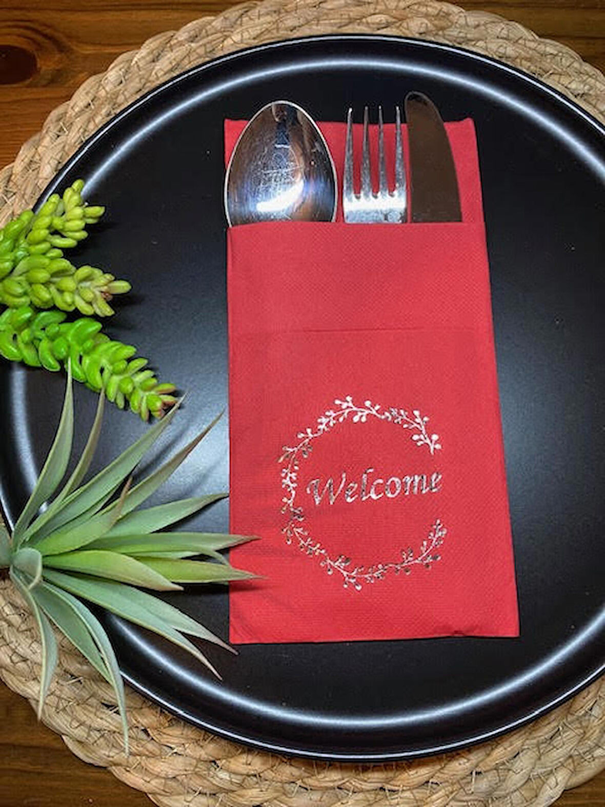 Gümüş Yaldızlı Kırmızı Welcome Cepli Peçete 12 lı 40x40