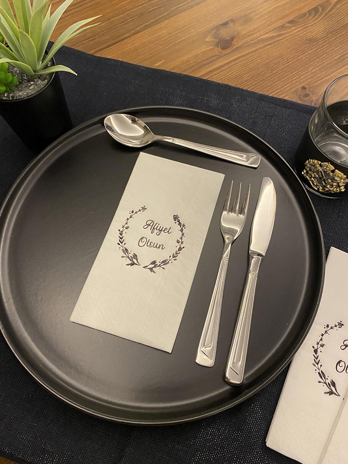 Siyah Yaldızlı Afiyet Olsun 16 lı Beyaz Renkli Kağıt Peçete