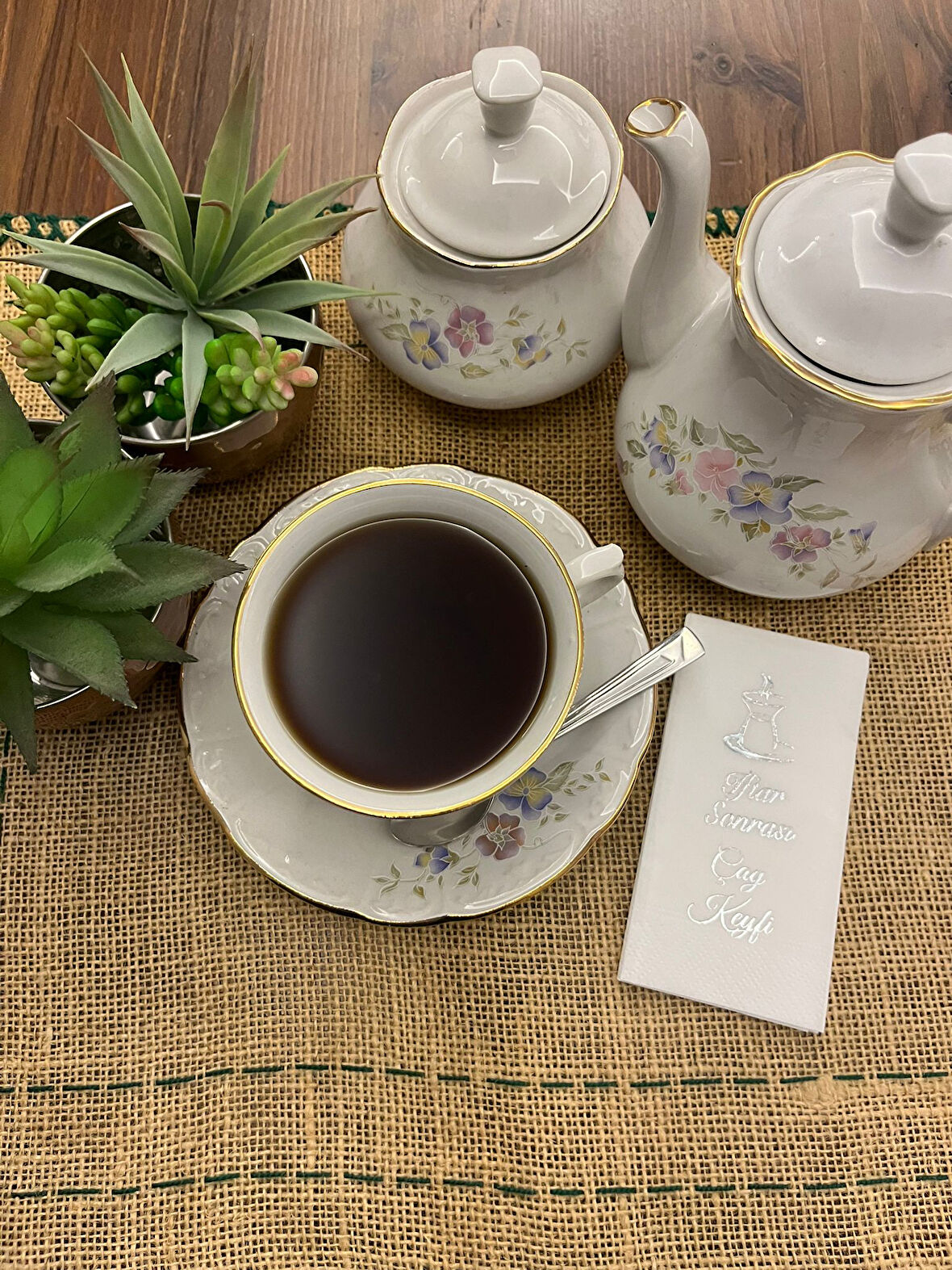 Gümüş Yaldızlı Beyaz İftar Sonrası Çay Keyfi Peçete 6x12 cm