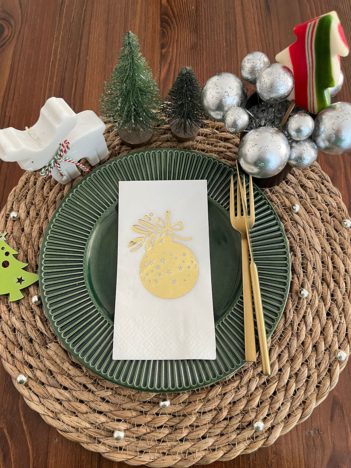 Gold Yaldızlı Beyaz Çam Ağacı Süsü Peçete 16 lı