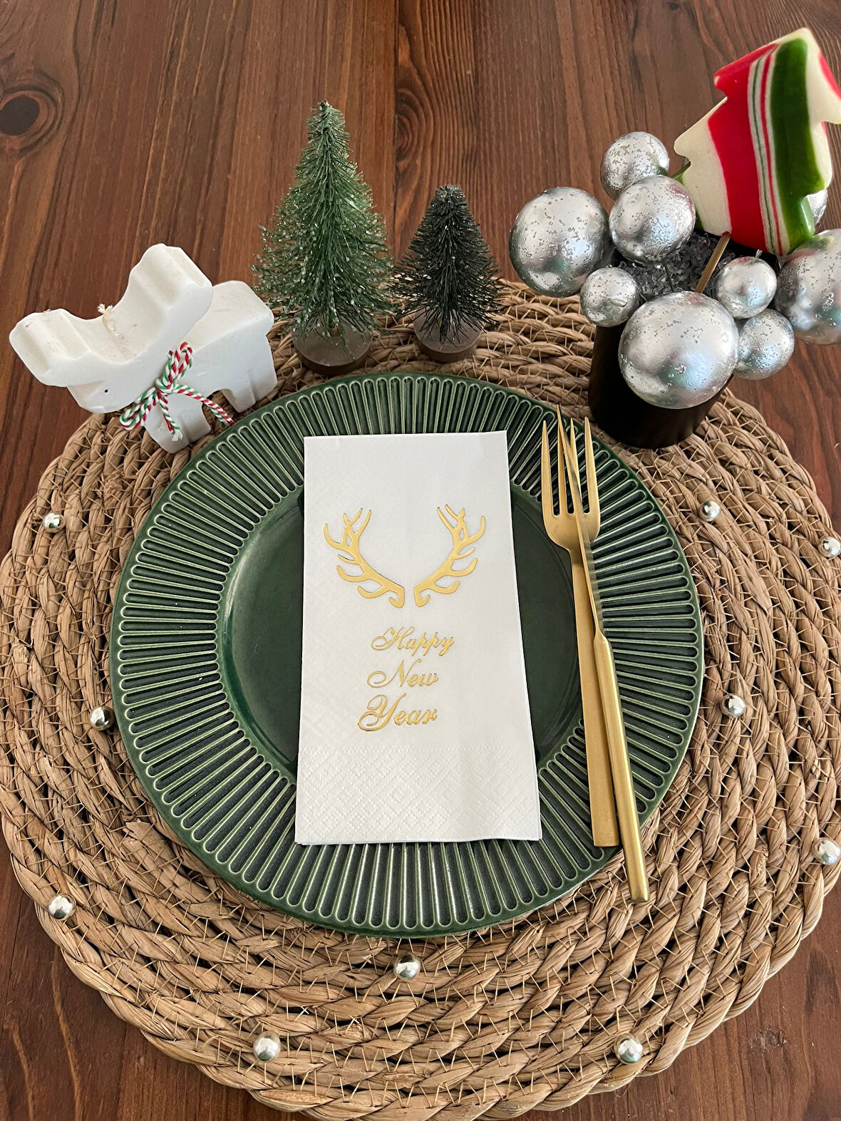 Gold Yaldızlı Beyaz Happy New Year Küçük Geyik Boynuzu Peçete 16 lı