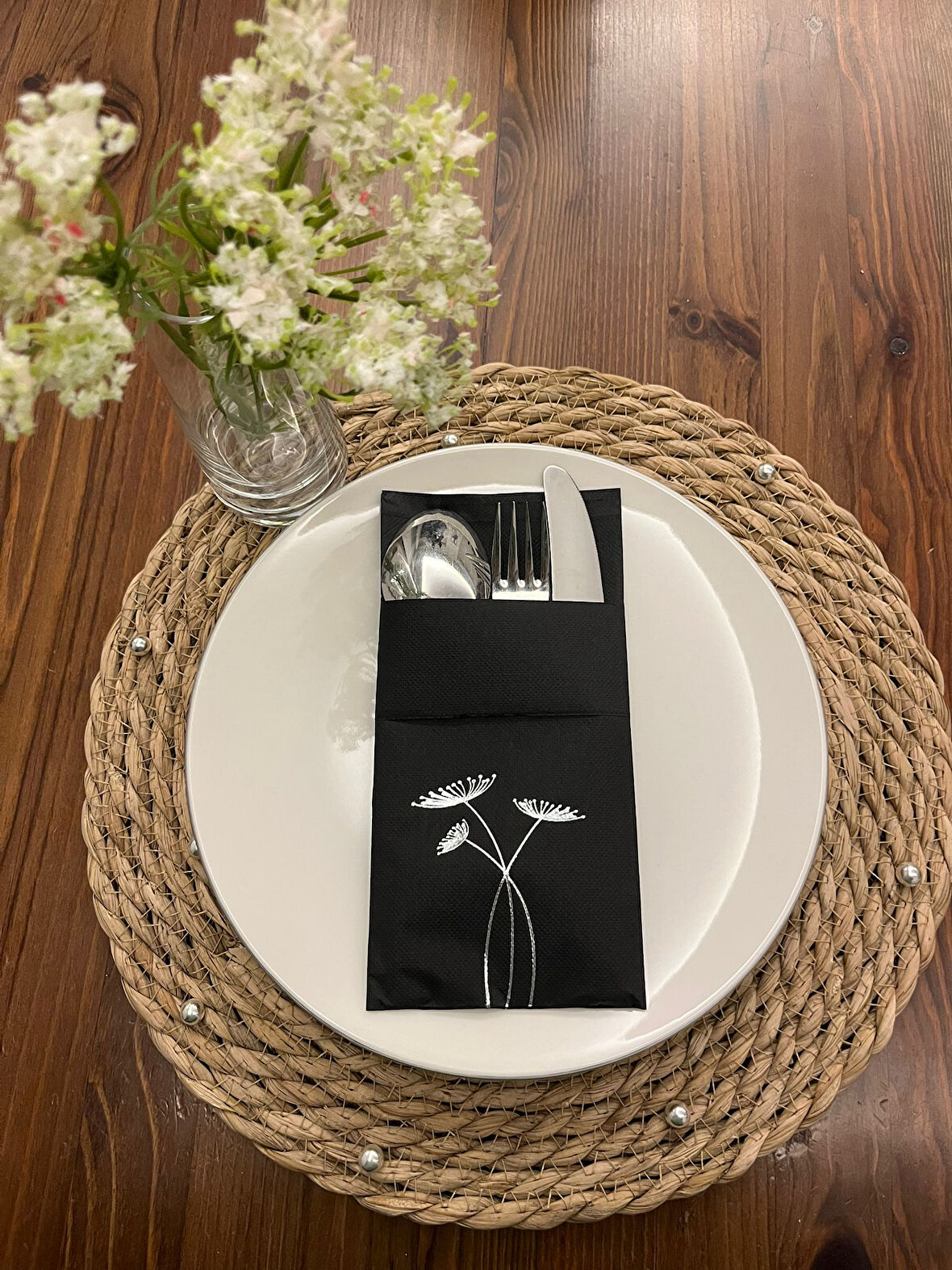 Gümüş Yaldızlı Siyah Cepli Havuç Çiçeği Peçete 12 Adet 40x40