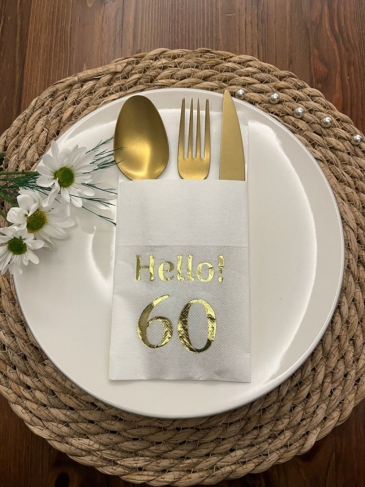 Gold Yaldızlı Beyaz Cepli Hello Altmış Yaş Peçete 12 Adet 40x40