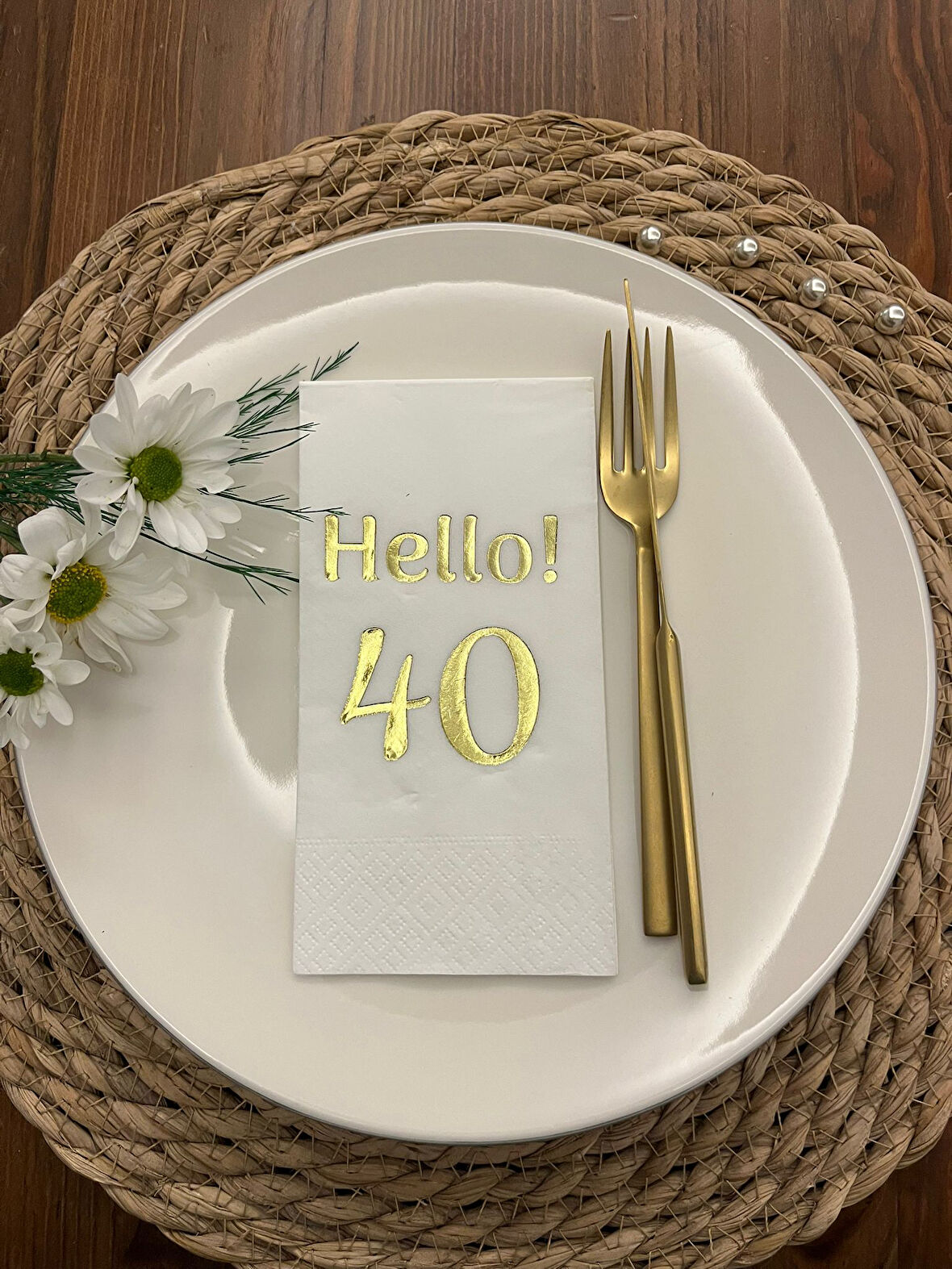 Gold Yaldızlı Beyaz hello Kırk Yaş Peçete 16 Adet