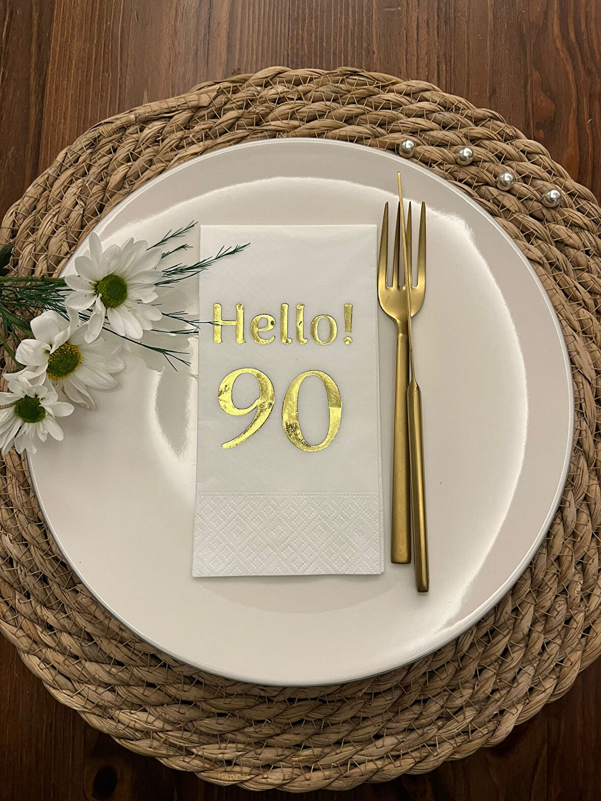 Gold Yaldızlı Beyaz hello Doksan Yaş Peçete 16 Adet