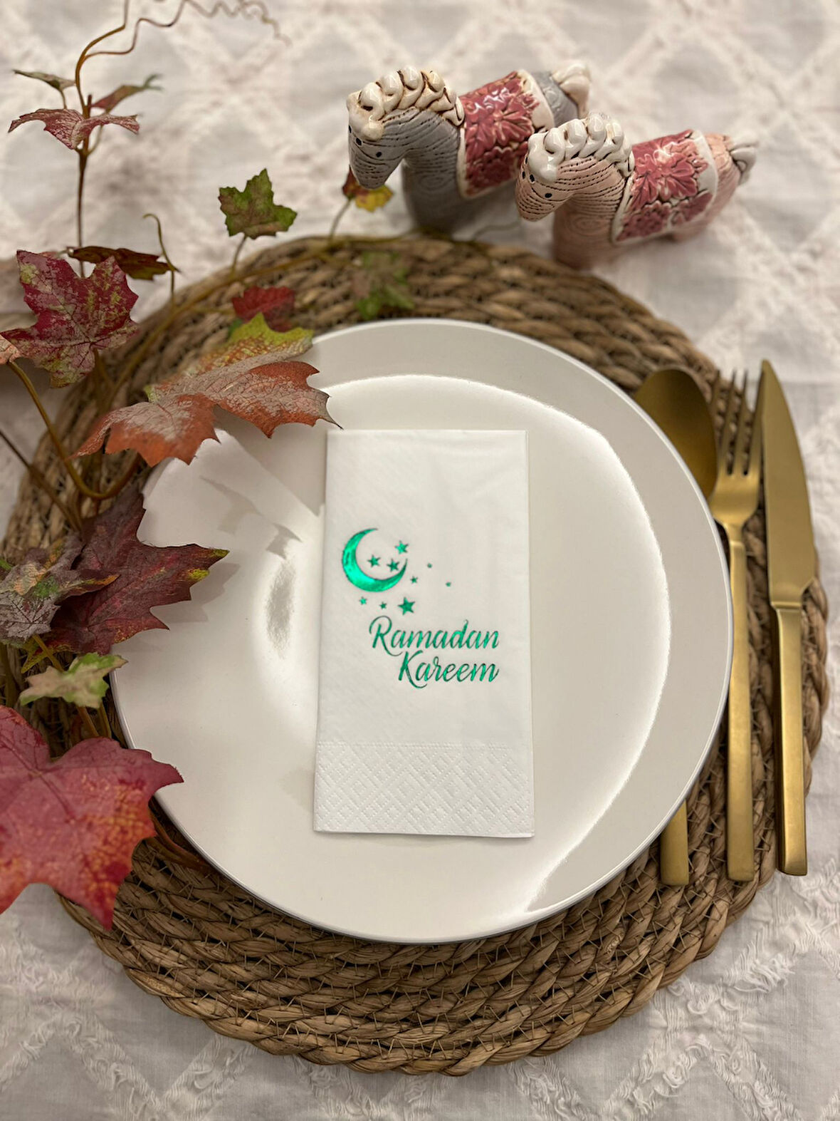 Yeşil Yaldızlı Beyaz Ramadan Kareem Ay Desenli Peçete 16 Adet