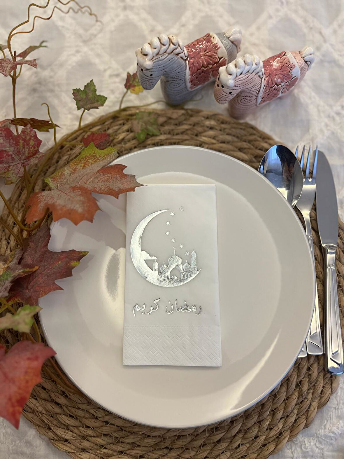 Gümüş Yaldızlı Beyaz Ay Desenli Arapça Ramadan Kerim Garson Katlama Peçete 16 lı