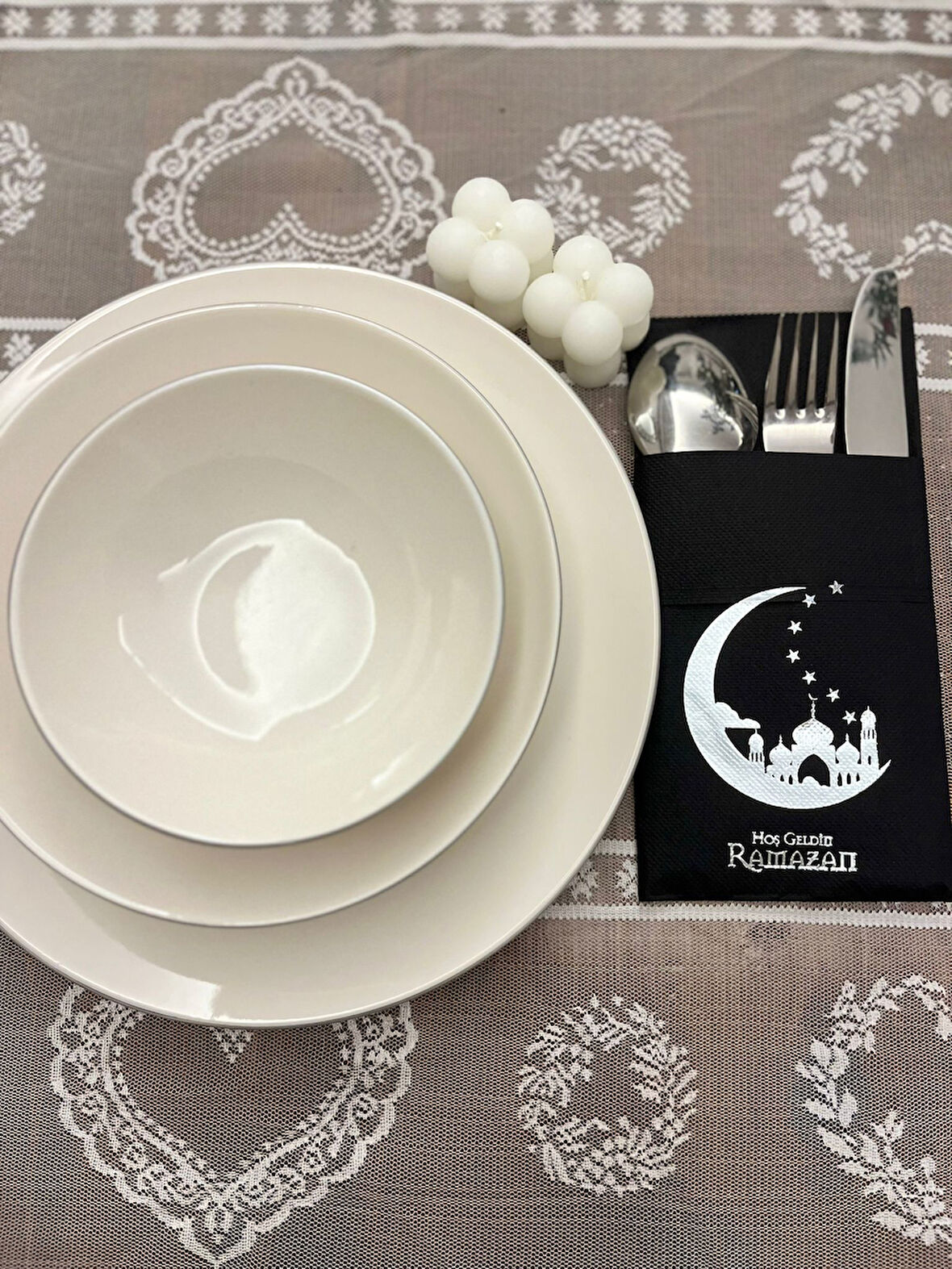 Gümüş Yaldızlı Siyah Hoşgeldin Ramazan Yeni Ay Desenli Cepli Peçete 12 li