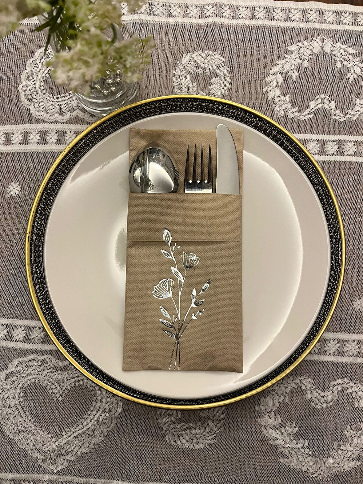 Gümüş Yaldızlı Kraft Cepli Gelincik Çiçeği Peçete 12 Adet