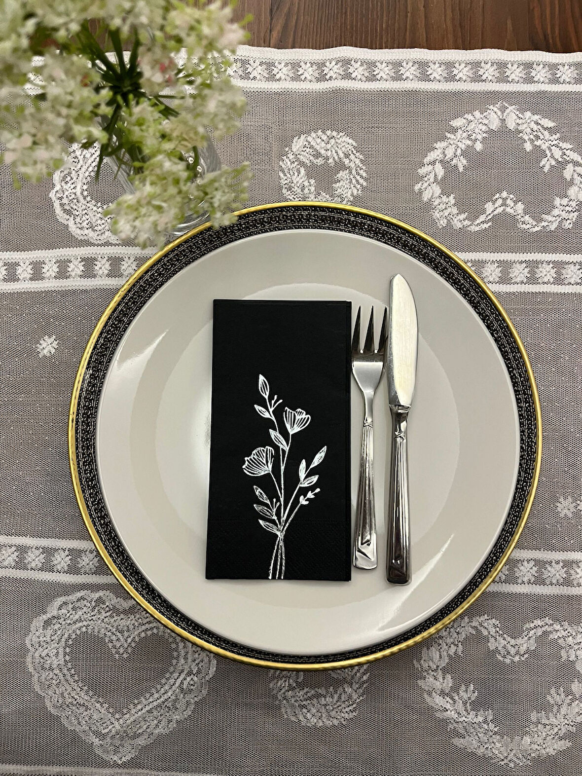 Gümüş Yaldızlı Siyah Gelincik Çiçeği Baskılı Garson Katlama Peçete 16 lı