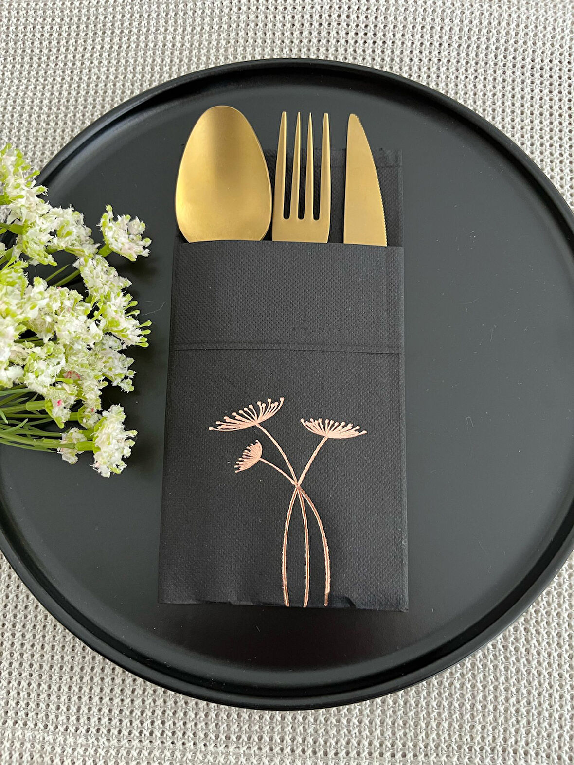 Rose Gold Yaldızlı Siyah Cepli Havuç Çiçeği Kağıt Peçete 12 Adet