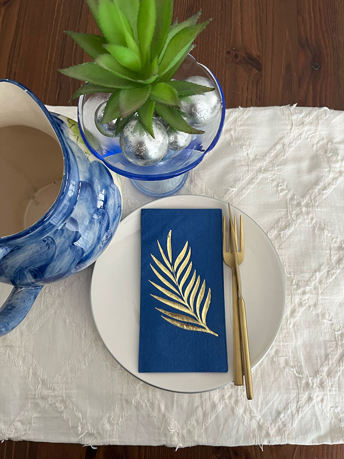 Gold Yaldızlı Lacivert Yaprak Desenli Peçete 16 lı