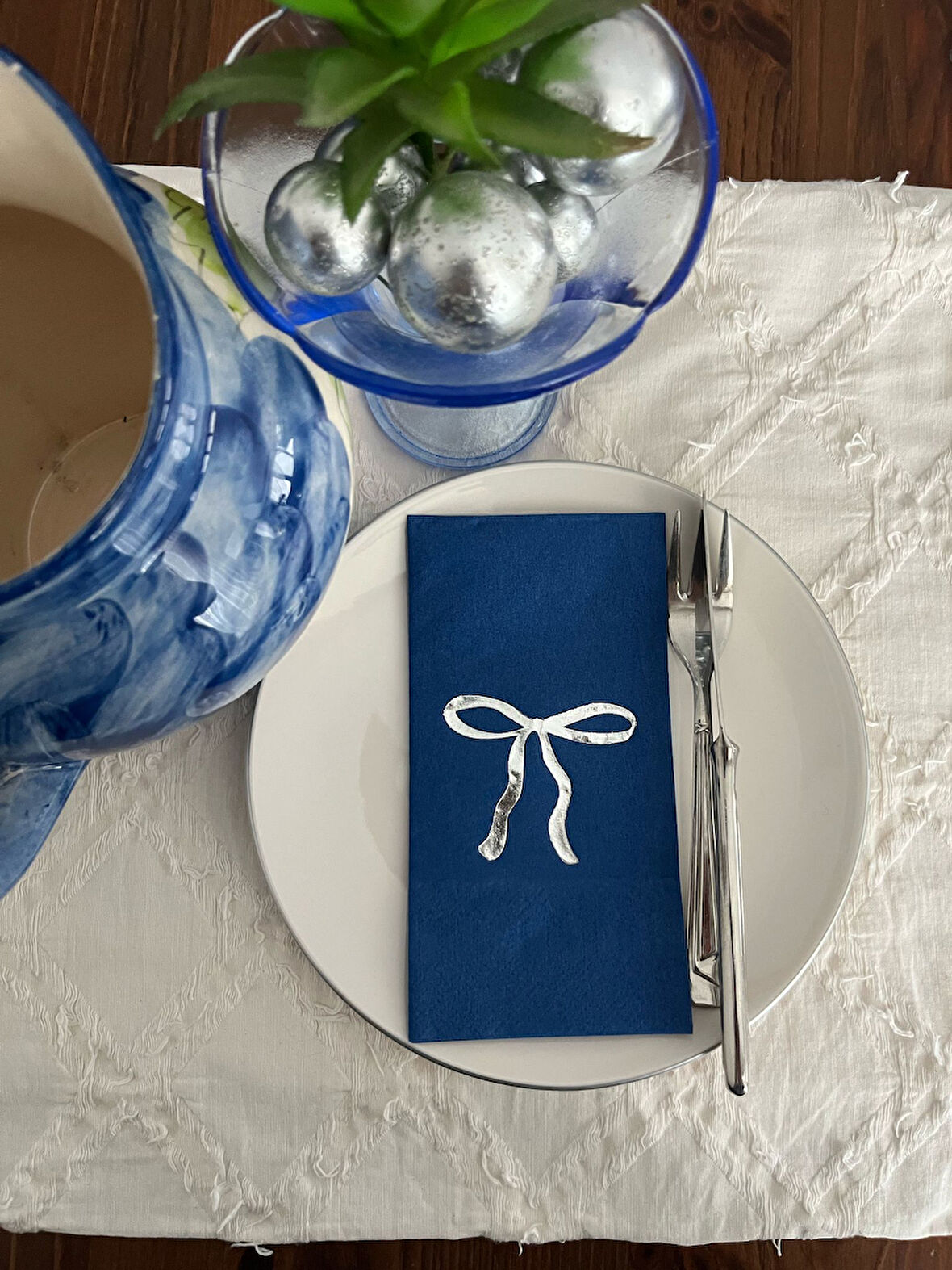 Gümüş Yaldızlı Bodrum Mavisi Fiyonk Baskılı Garson Katlama Peçete 16 Adet