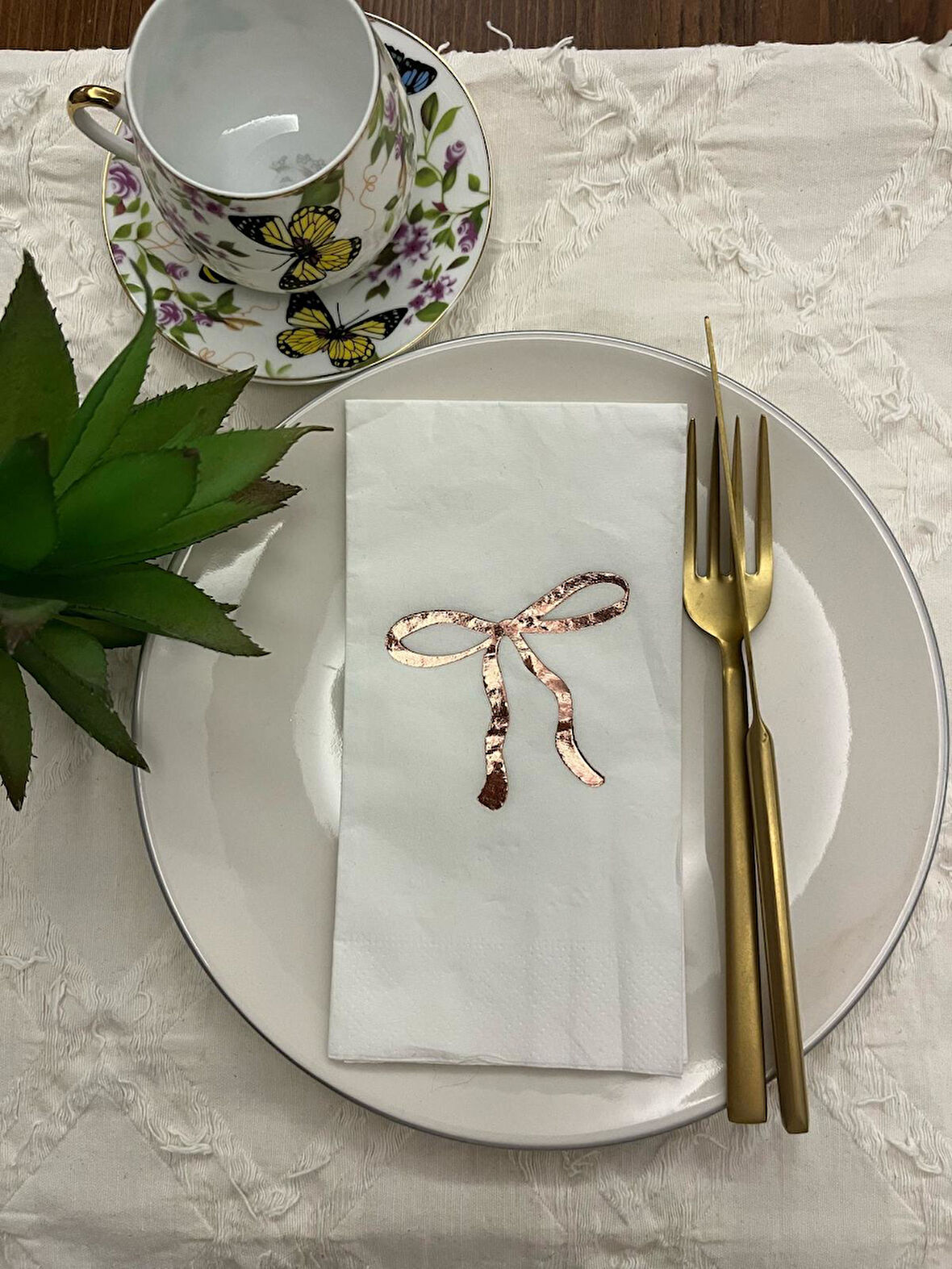 Rose Gold Yaldızlı Beyaz Fiyonk Baskılı Garson Katlama Peçete 16 Adet