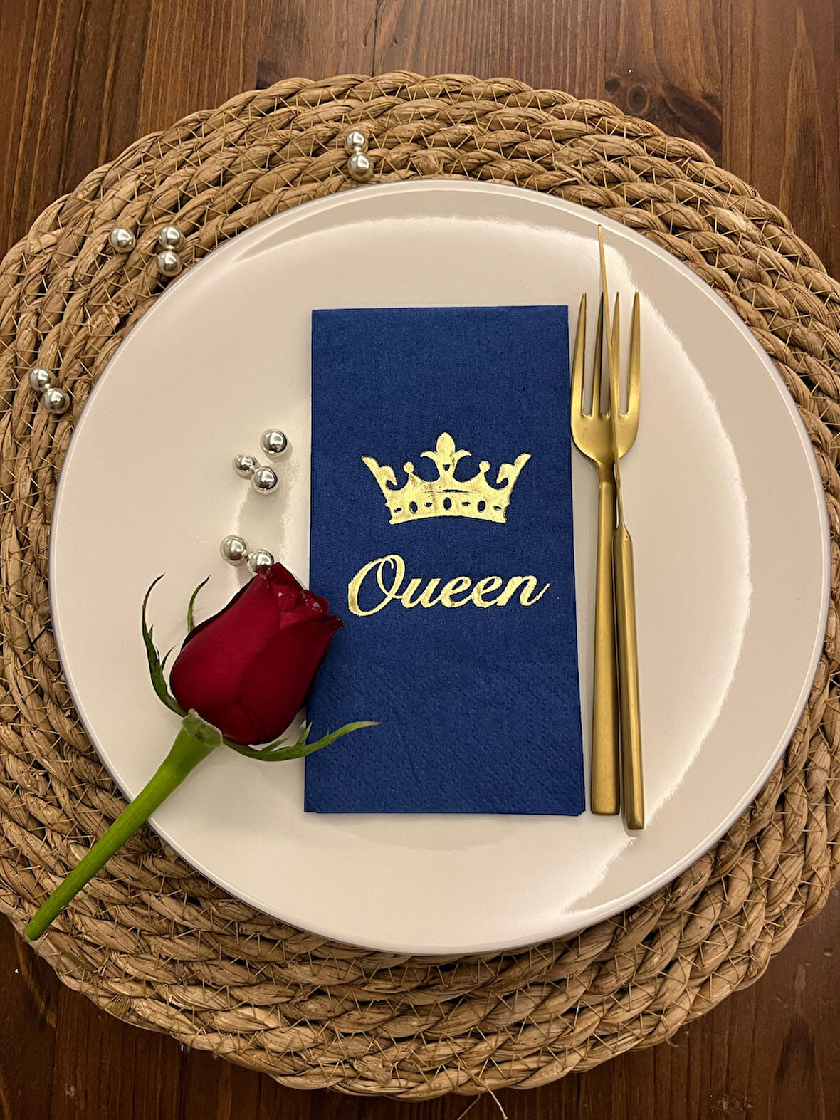 Gold Yaldızlı Bodrum Mavisi Queen Taç Detaylı Peçete 16 Adet