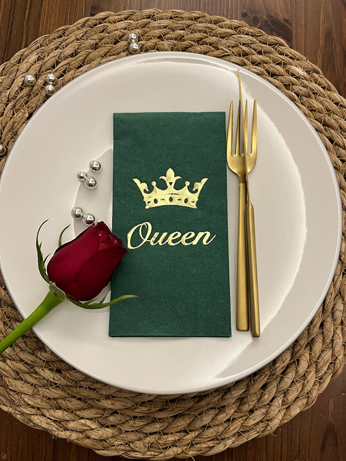 Gold Yaldızlı Yeşil Queen Taç Detaylı Peçete 16 Adet