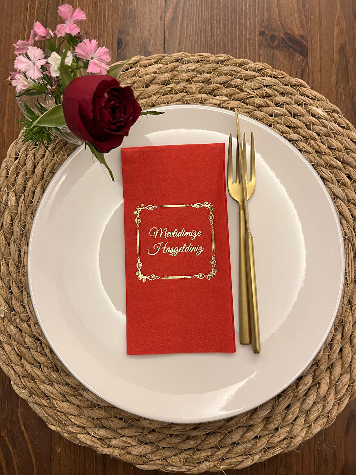 Gold Yaldızlı Kırmızı Çerçeveli Mevlidimize Hoşgeldiniz Peçete 16 Adet