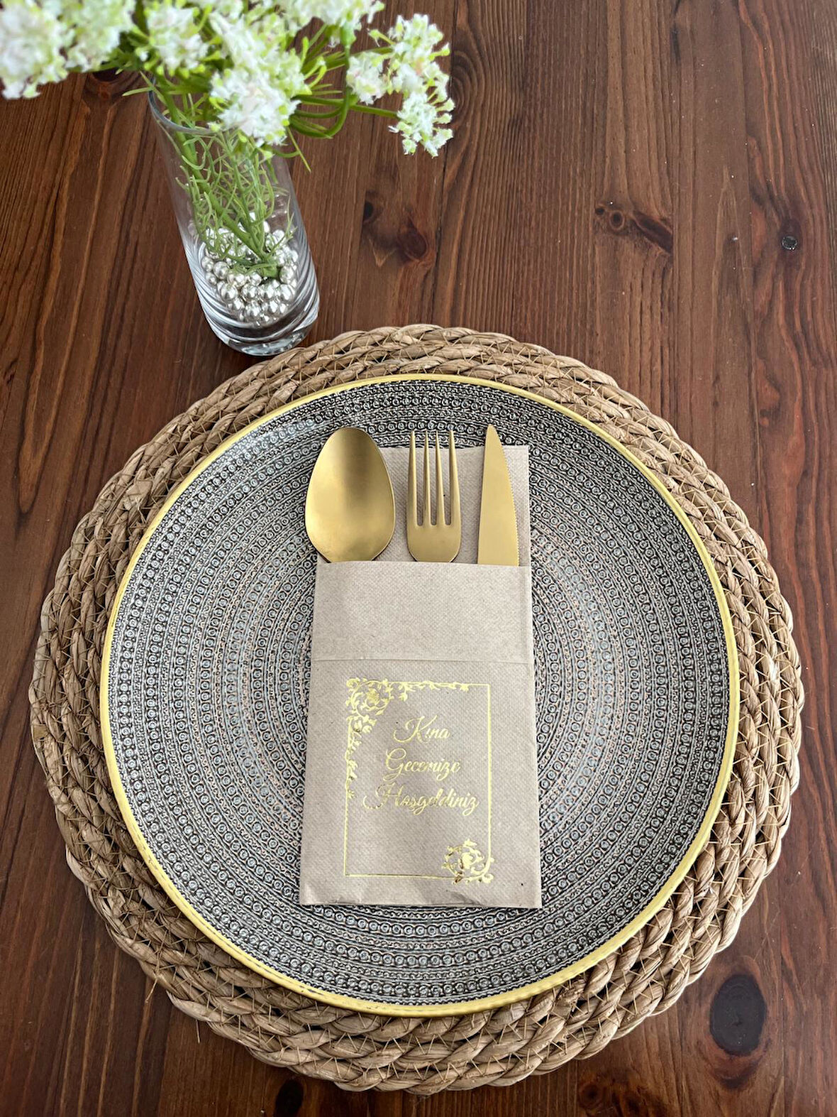 Gold Yaldızlı Kraft Çerçeve Detaylı Kına Gecemize Hoşgeldiniz Cepli Kanguru Peçete 12 Adet