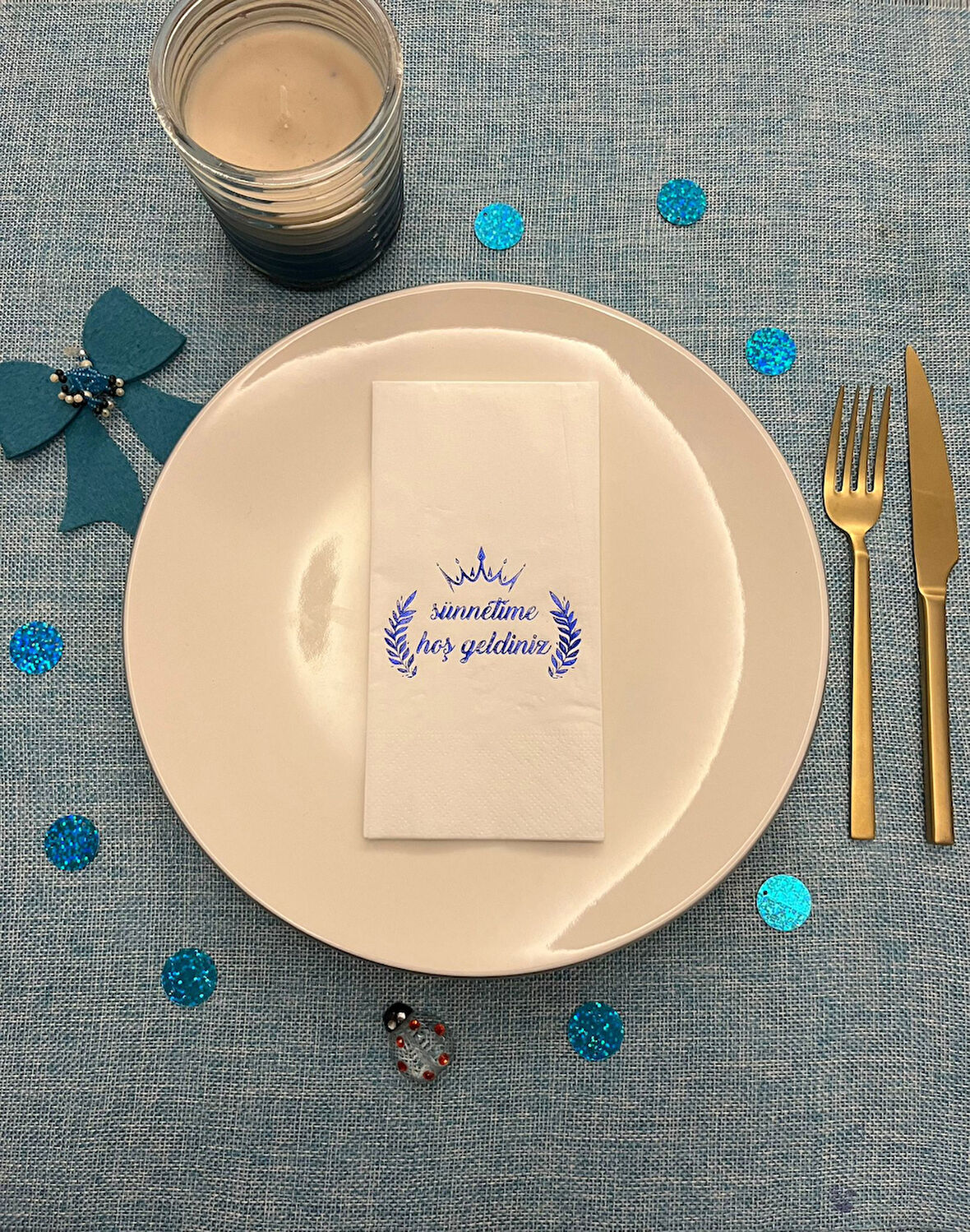 Mavi Yaldızlı Beyaz Sünnetime Hoşgeldiniz Baskılı Garson Katlama Peçete 16 Adet