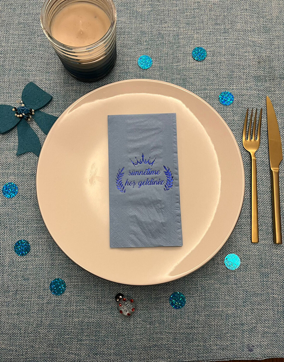 Mavi Yaldızlı Gri Sünnetime Hoşgeldiniz Baskılı Garson Katlama Peçete 16 Adet