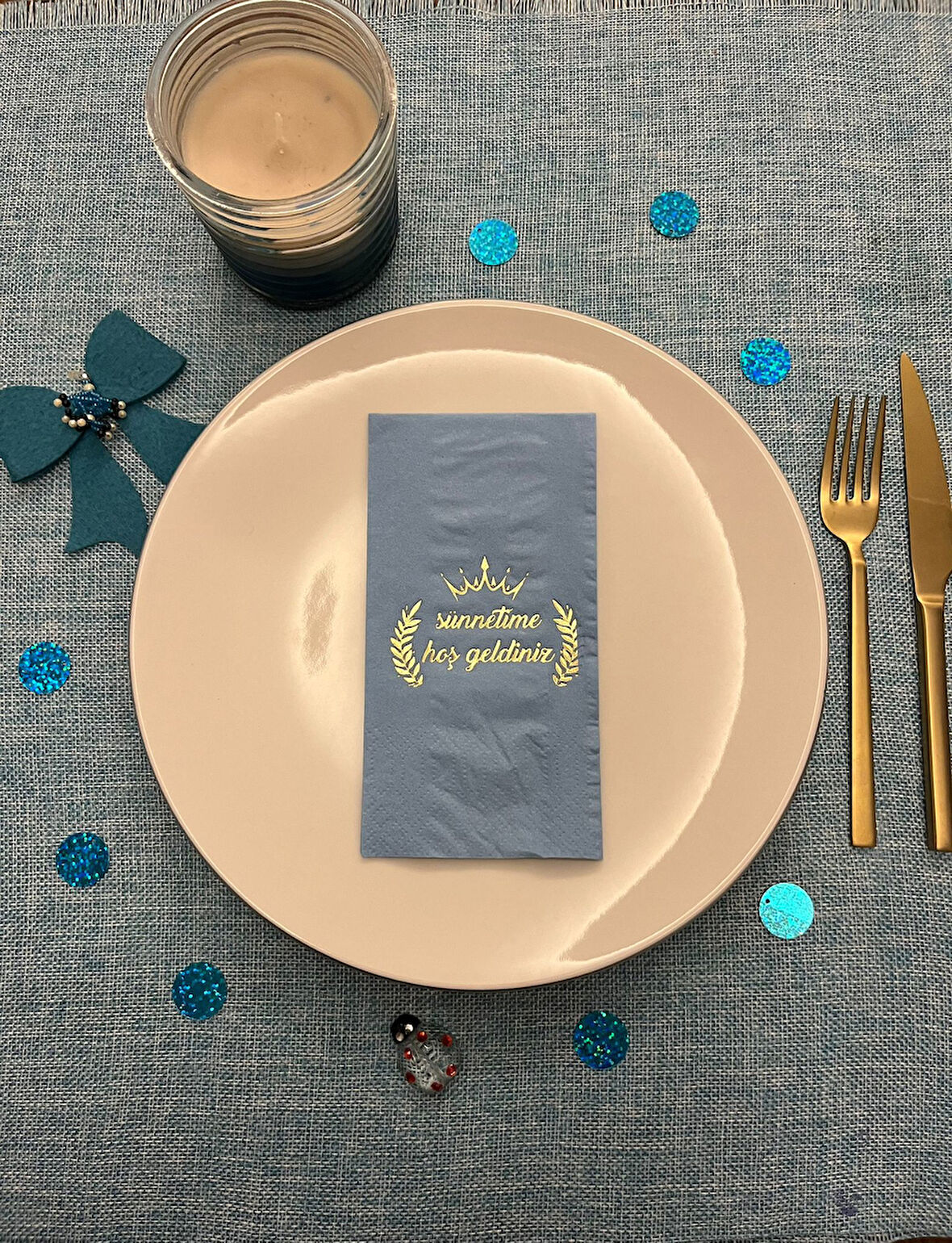 Gold Yaldızlı Gri Sünnetime Hoşgeldiniz Baskılı Garson Katlama Peçete 16 Adet