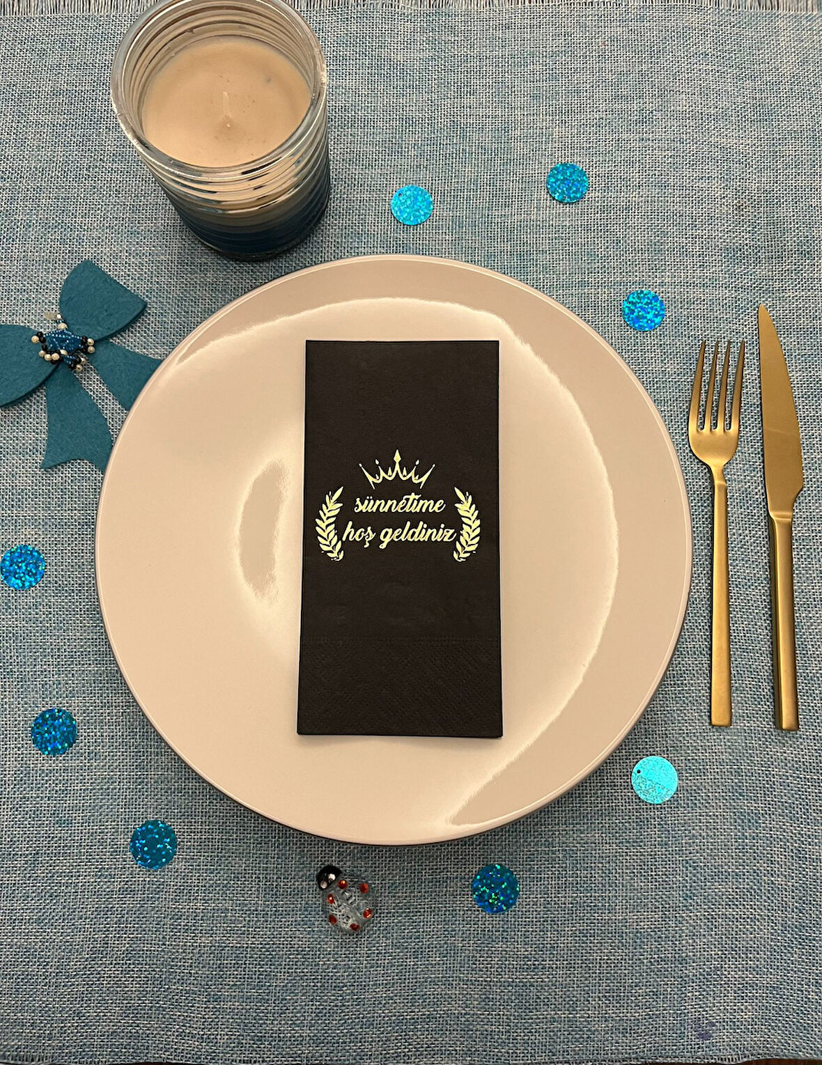 Gold Yaldızlı Siyah Sünnetime Hoşgeldiniz Baskılı Garson Katlama Peçete 16 Adet