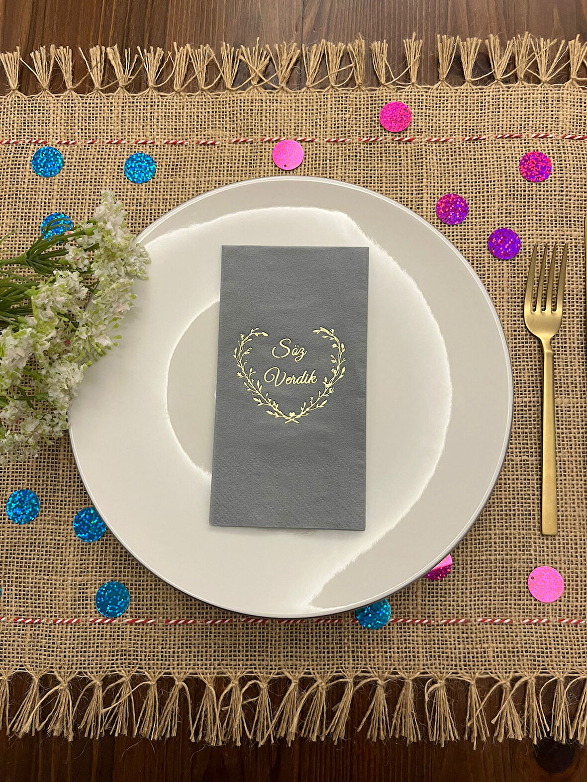 Gold Yaldızlı Gri Söz Verdik Kalp Çelenk Peçete 16 Adet