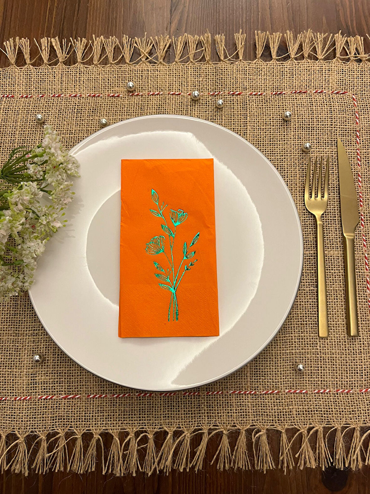 Yeşil Yaldızlı Turuncu Gelincik Çiçeği Baskılı Garson Katlama Peçete 16 Adet