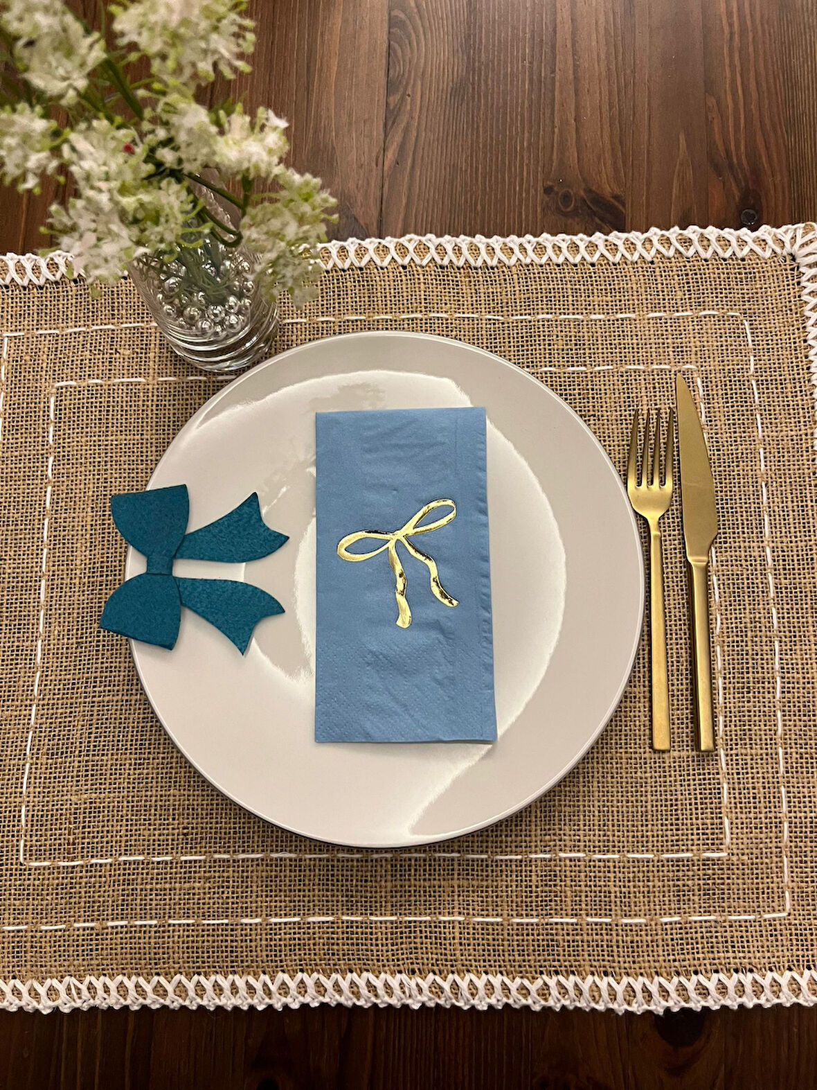 Gold Yaldızlı Mavi Fiyonk Baskılı Garson Katlama Peçete 16 Adet