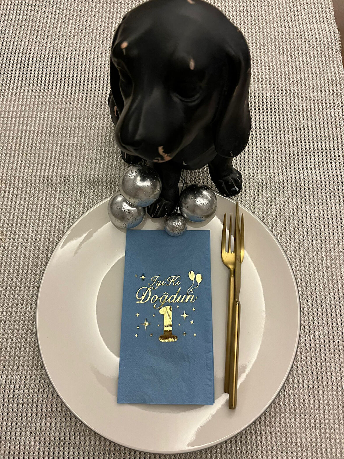 Gold Yaldızlı Mavi Bir Yaş İyi Ki Doğdun Garson Katlama Peçete 16 Adet