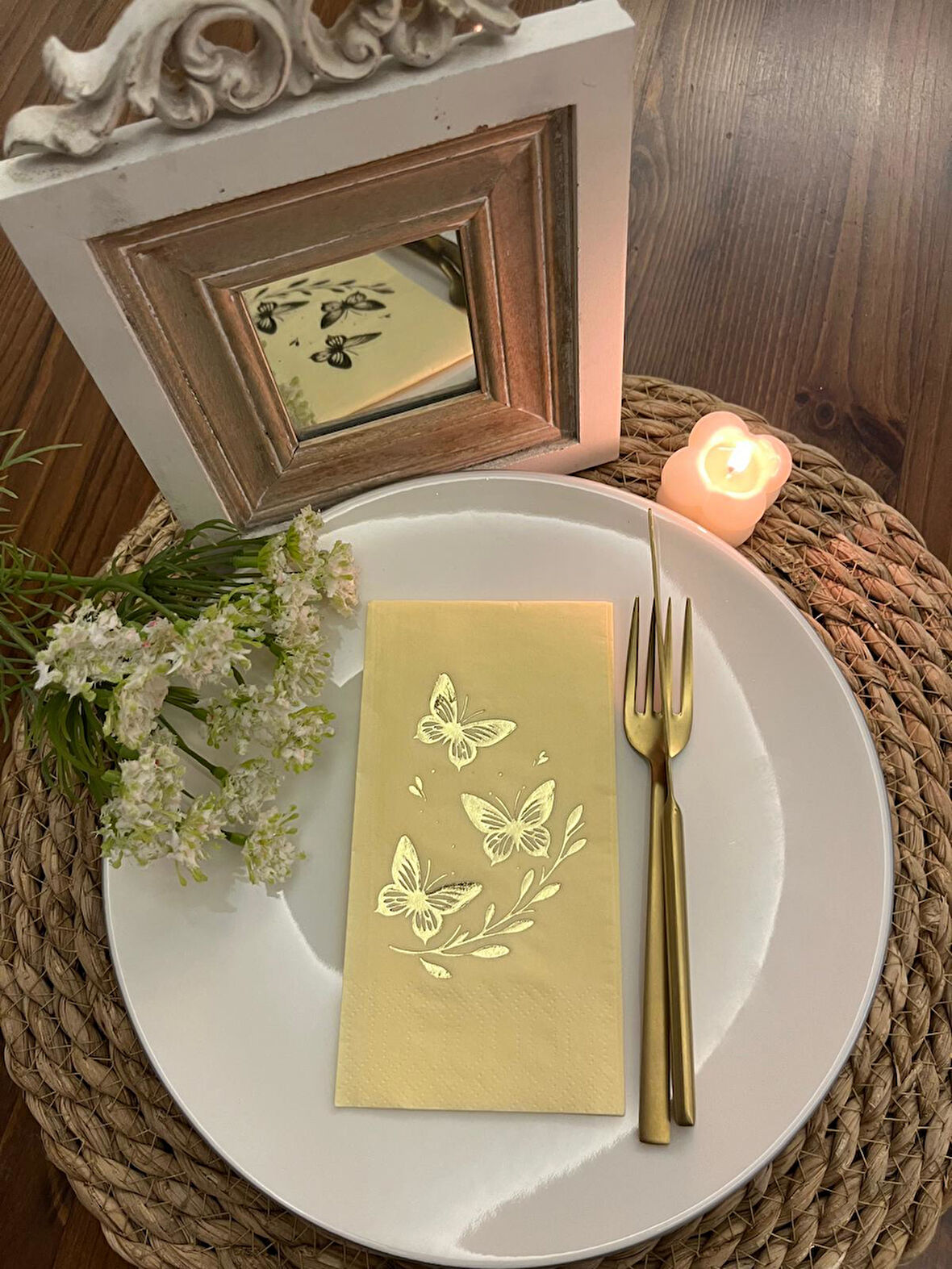 Gold Yaldızlı Sarı Kelebek Yaprak Detaylı Peçete 16 Adet