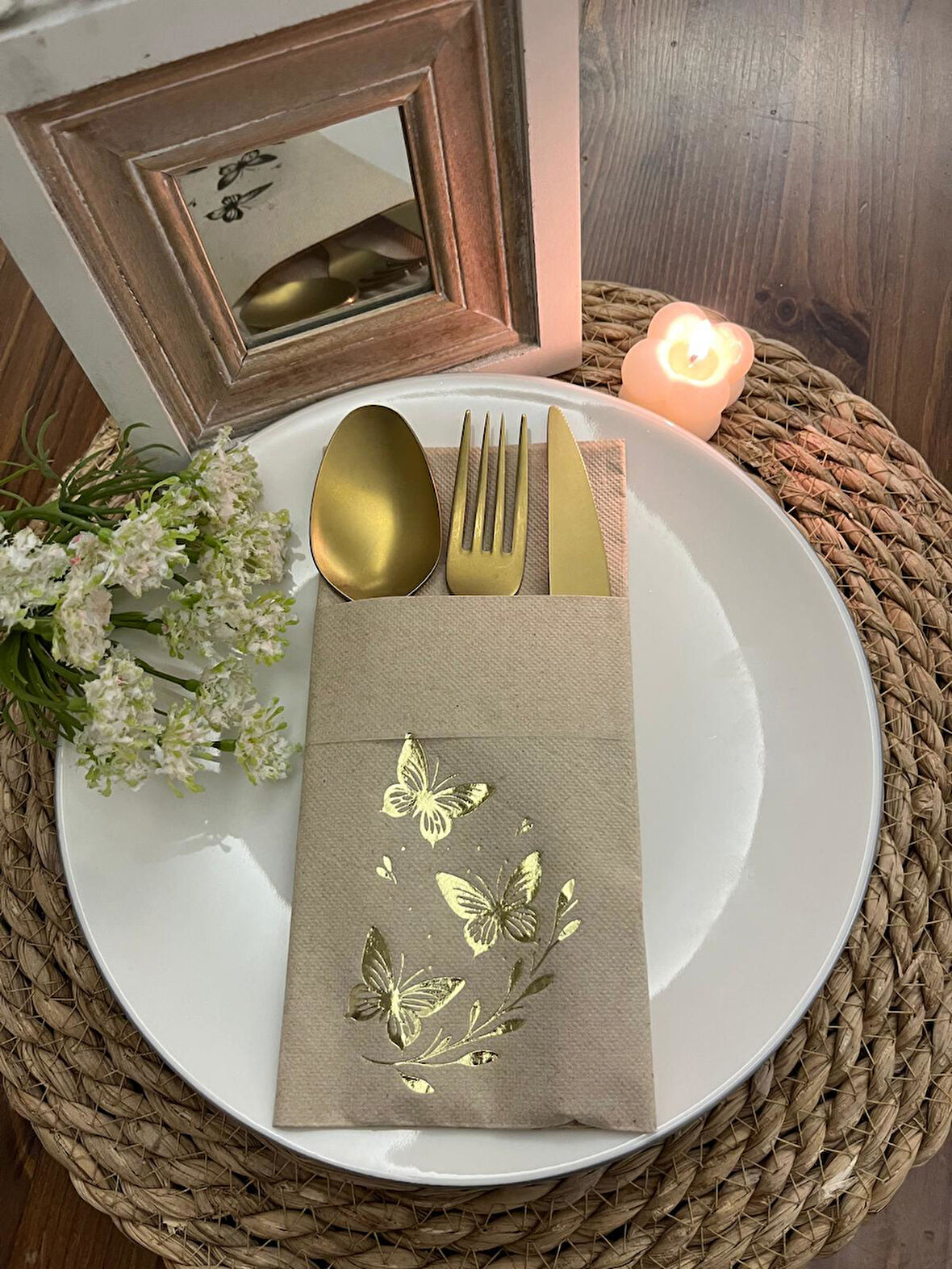 Gold Yaldızlı Kraft Kelebek Yaprak Detaylı Cepli Kanguru Peçete 12 Adet