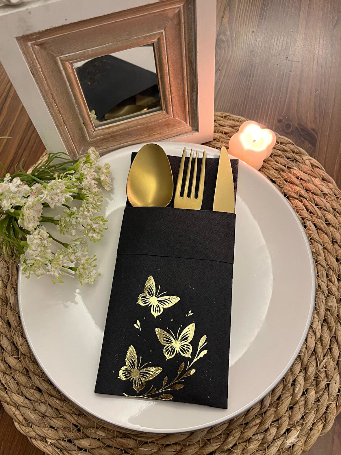 Gold Yaldızlı Siyah Kumaş Dokulu Air Laid Kanguru Kelebek Yaprak Detaylı Cepli Peçete 6 lı