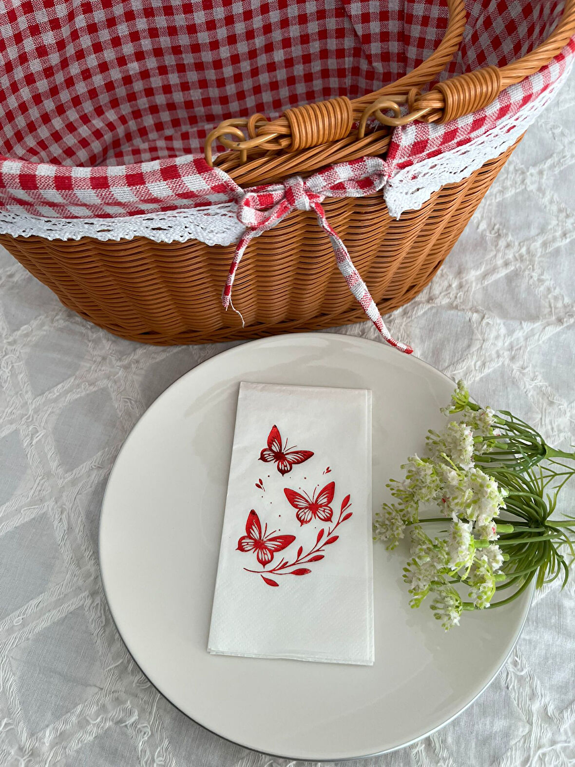 Kırmızı Yaldızlı Beyaz Kelebek Yaprak Detaylı Peçete 16 Adet
