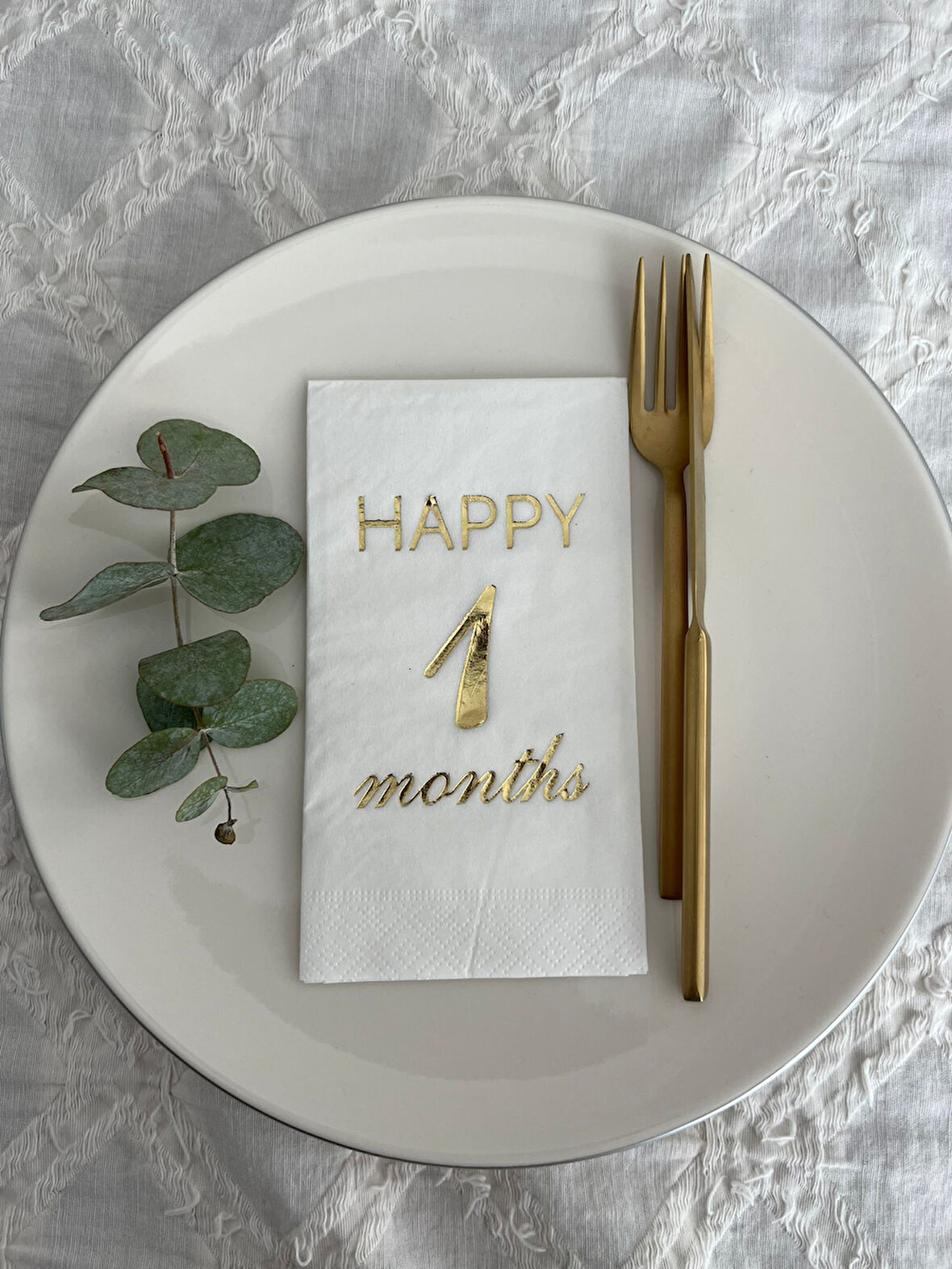 Gold Yaldızlı Beyaz Happy 1 Yaş Months Garson Katlama Peçete 16 Adet