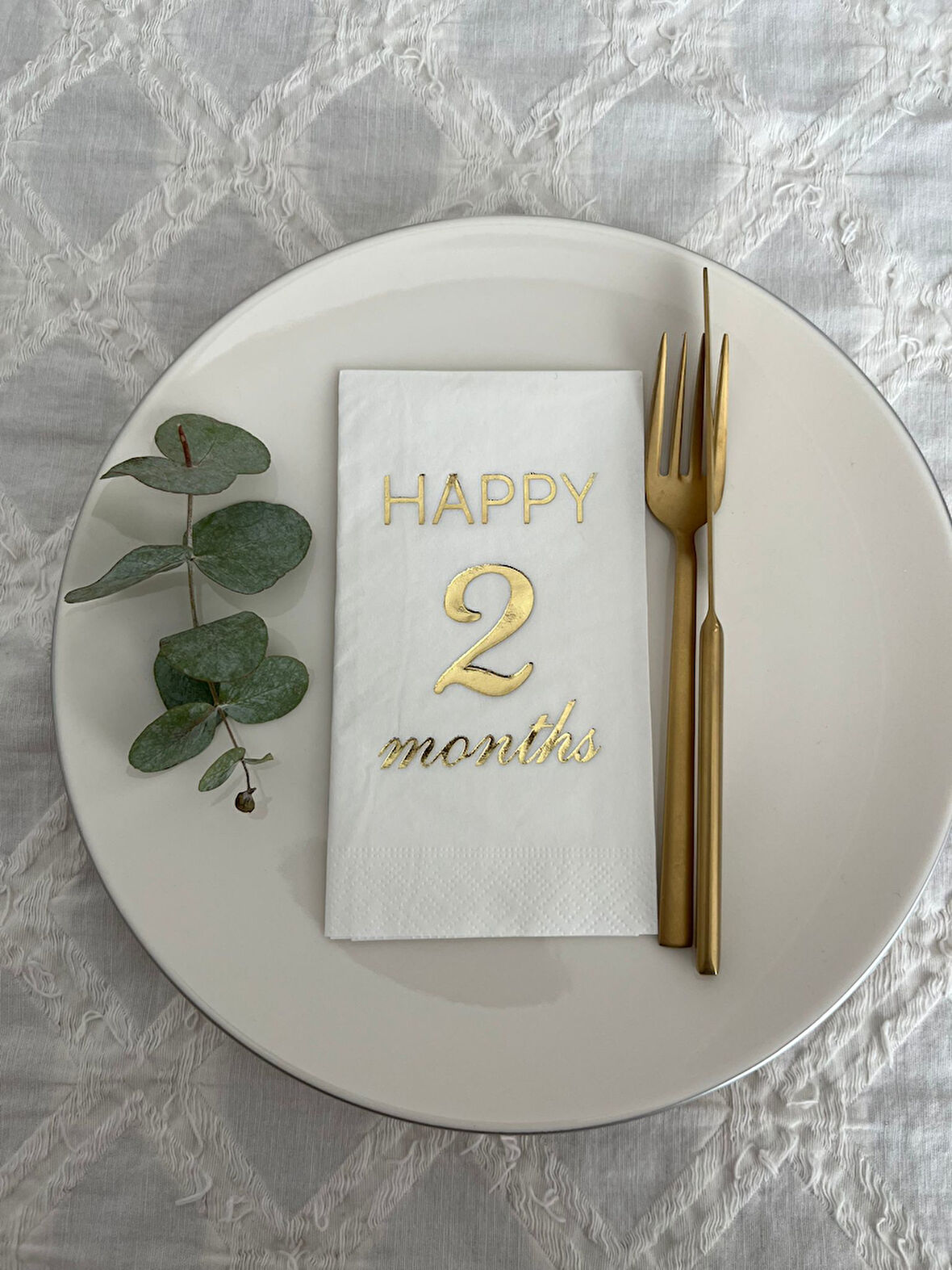 Gold Yaldızlı Beyaz Happy 2 Yaş Months Garson Katlama Peçete 16 Adet