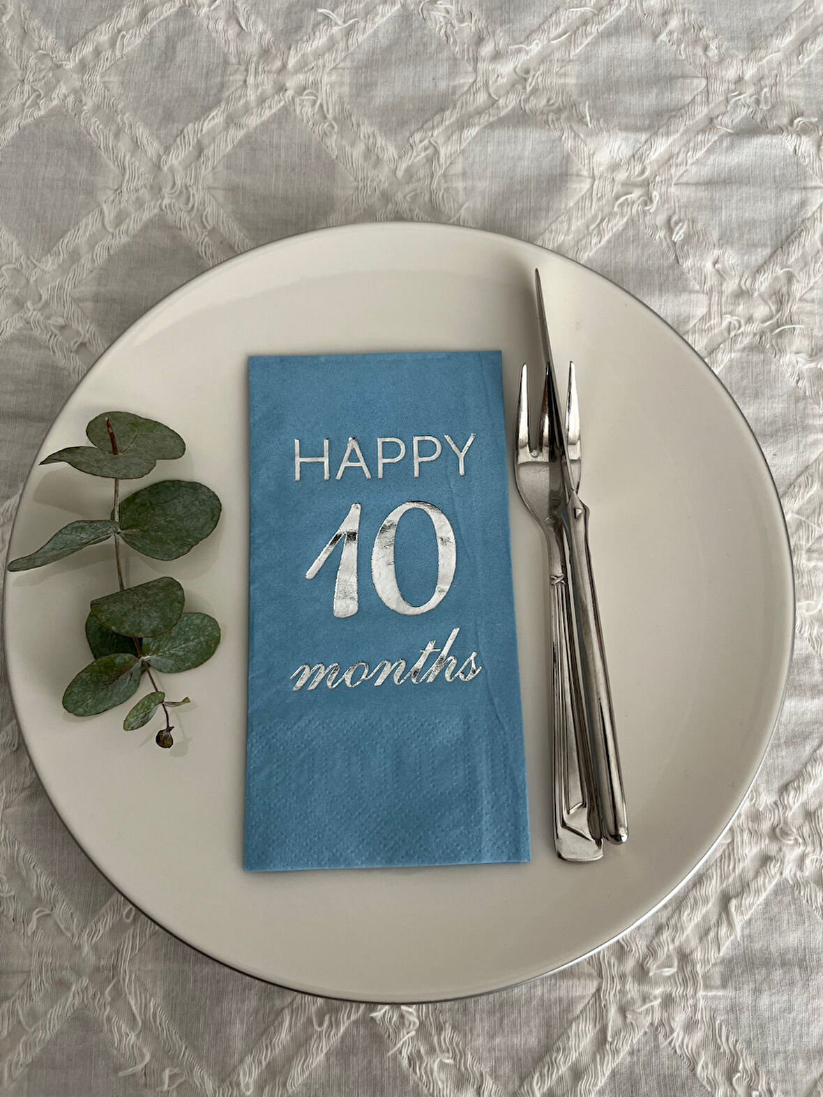 Gümüş Yaldızlı Mavi Happy 10 Yaş Months Garson Katlama Peçete 16 Adet