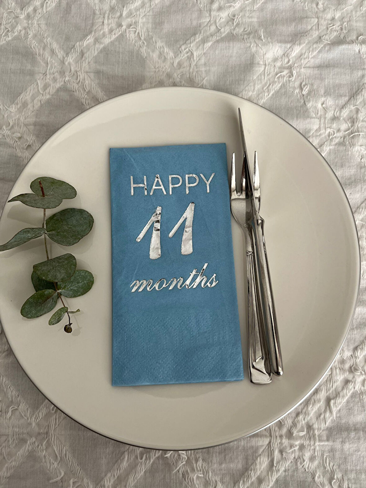 Gümüş Yaldızlı Mavi Happy 11 Yaş Months Garson Katlama Peçete 16 Adet