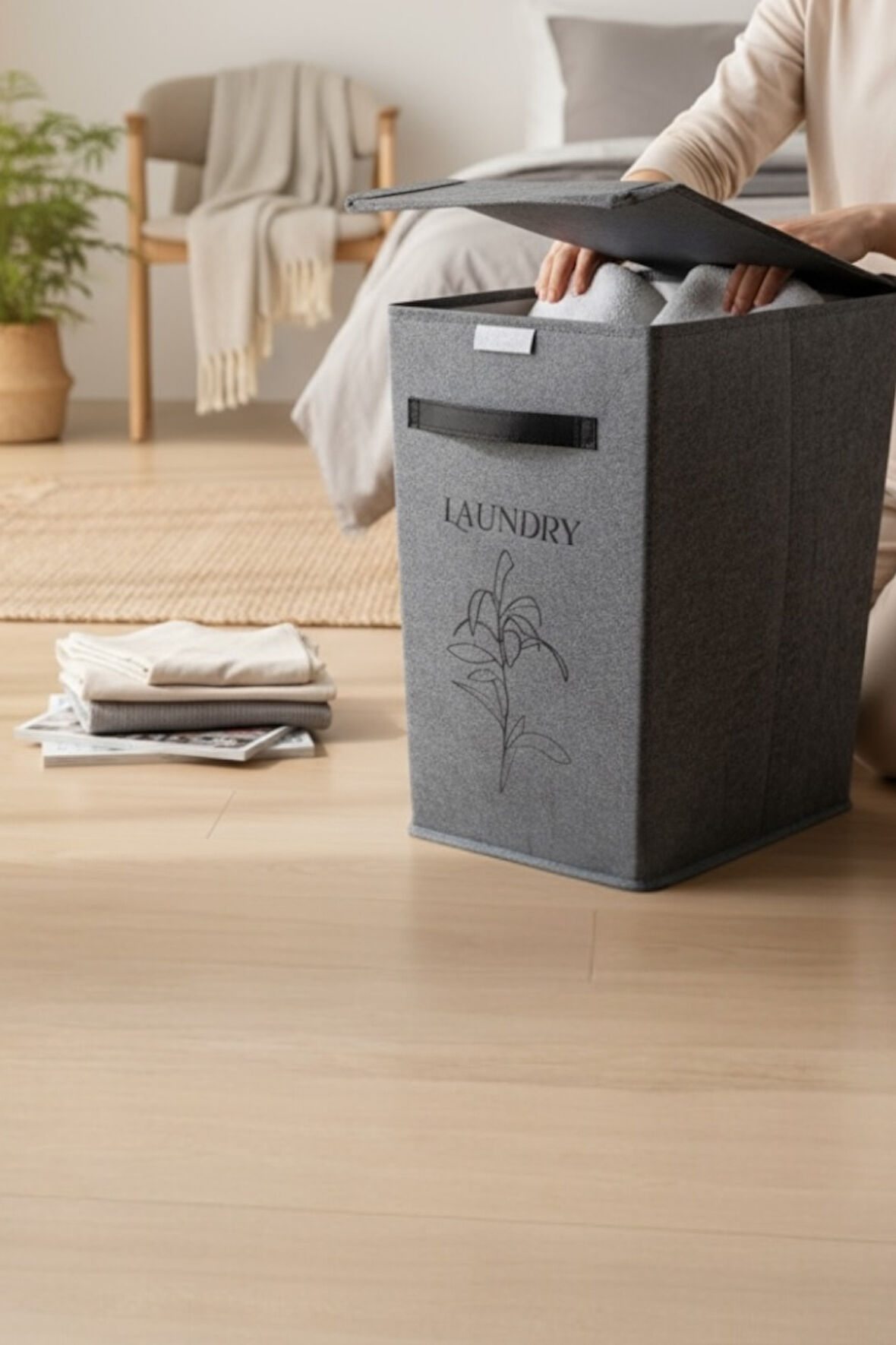 Gri Tek Gözlü Keçe Çamaşır Sepeti – Deri Detaylı, Şık ve Dayanıklı Tasarım