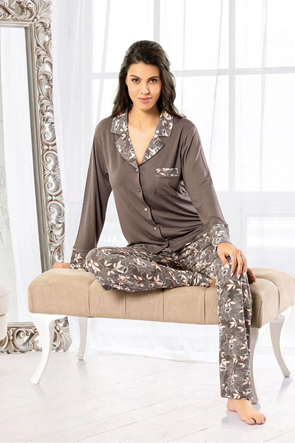 Çiçek Desenli Önü Düğmeli Pijama Takımı Gri 8R.6O.0Z.3L.T.