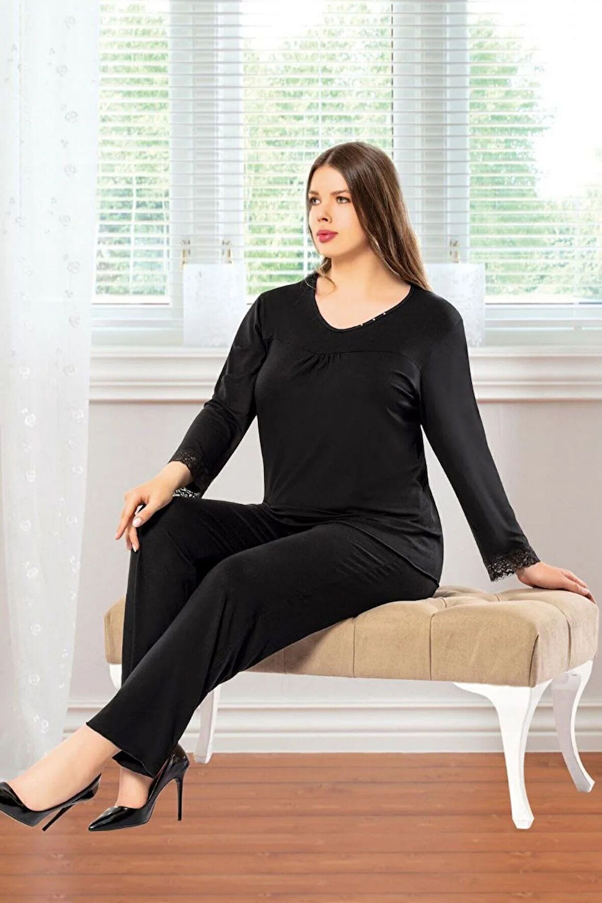 Taş Detaylı Battal Pijama Takımı Siyah 8R.O8.Z0E.8LTL