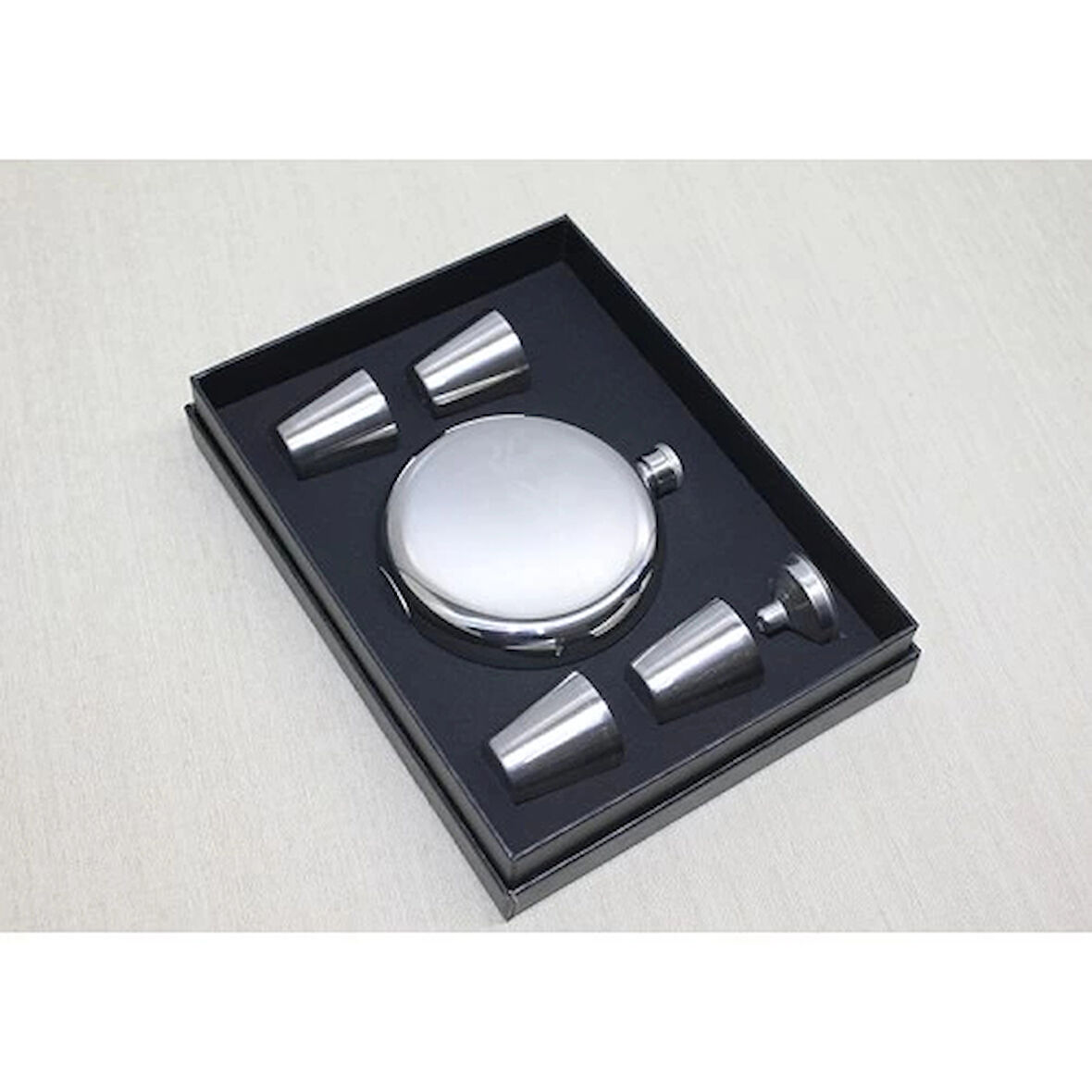 4 Shot Bardaklı Matara Seti Yuvarlak Çelik