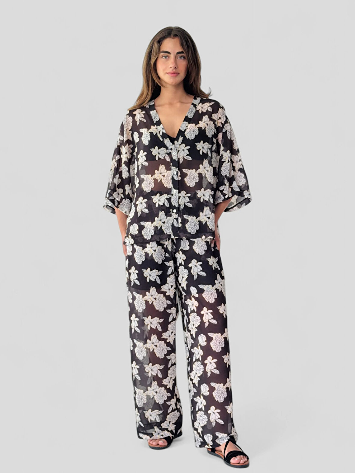 Retrobird Tasarım Şort Astarlı Şifon Pantolon Kadın Siyah Beyaz