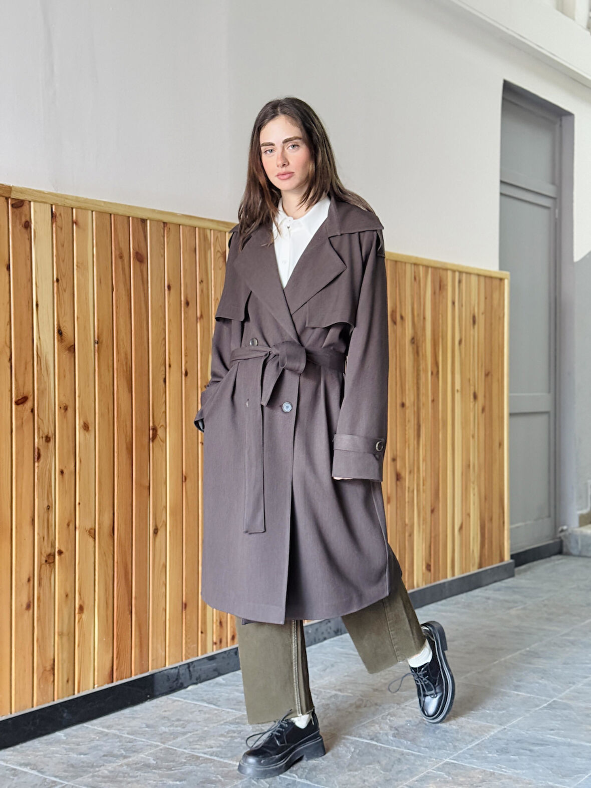 Retrobird Tasarım İngiliz Pelerin Model Trenchcoat Ceket Kadın Koyu Kahverengi