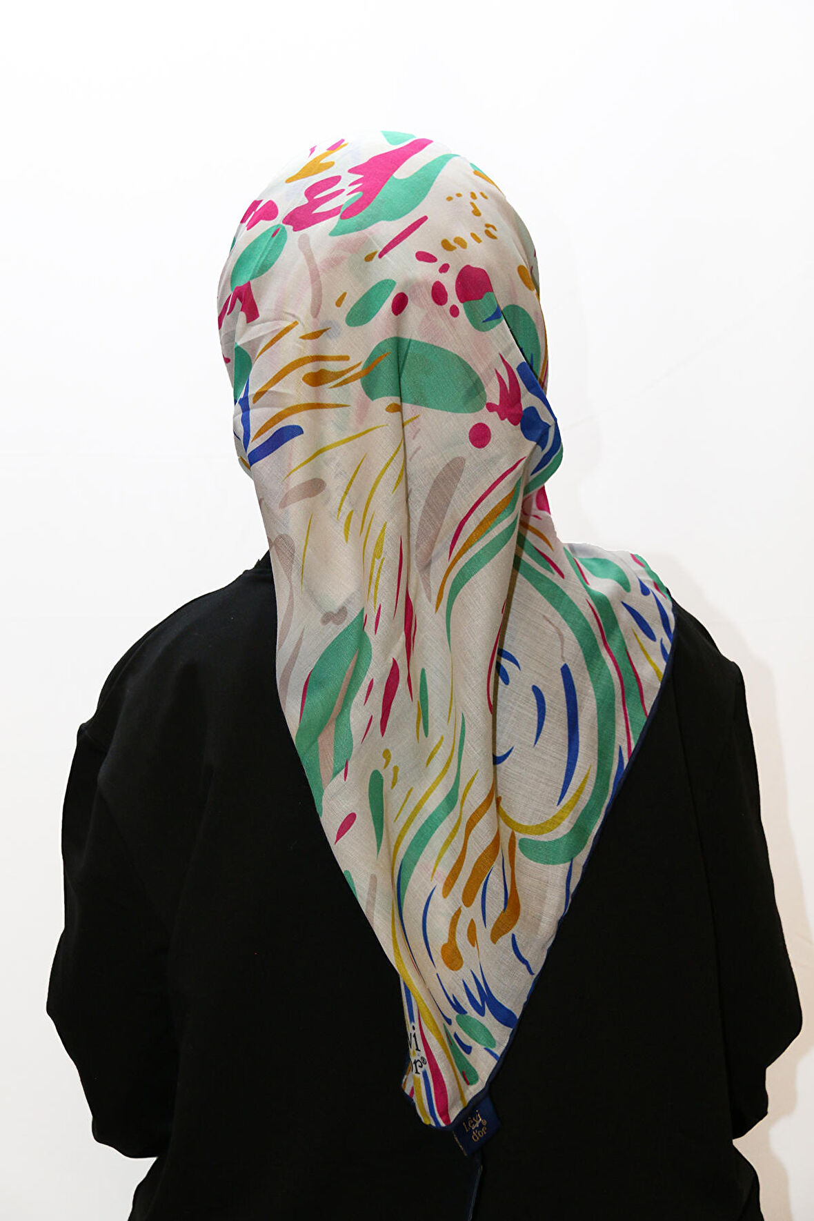 Alcanavm LeviDor Beyaz Desenli Eşarp