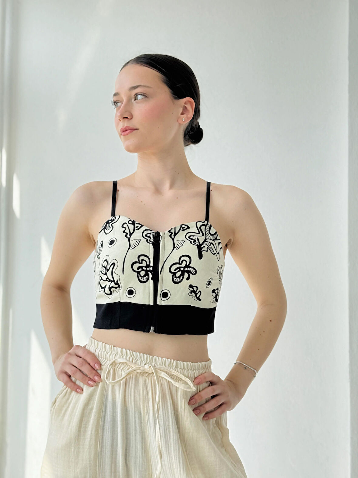 Retrobird Tasarım Önden Fermuarlı Büstiyer Kadın Krem-Siyah