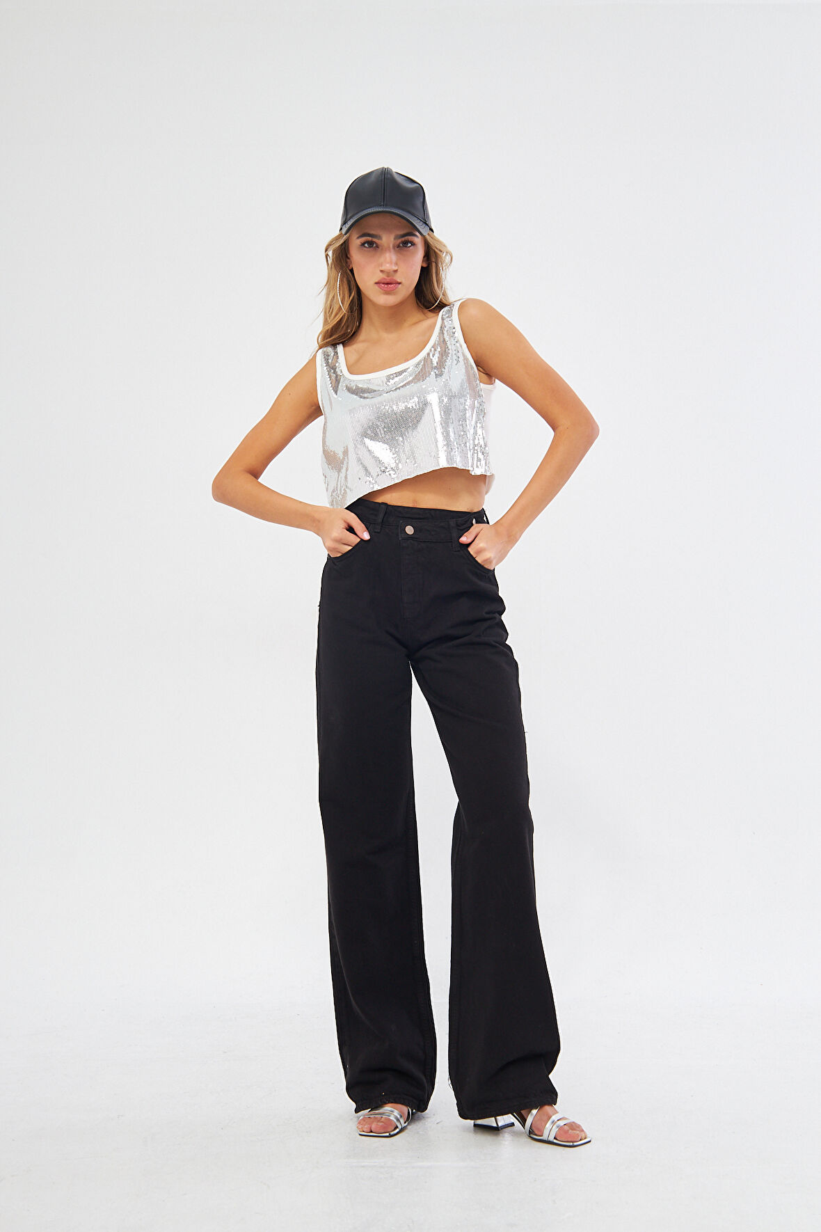 Siyah Yüksek Bel Kemer Detaylı Wide Leg  Jeans